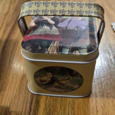 Metal Tins & Hanging Easter Deco