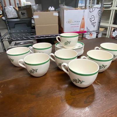8 holiday Spode tea cups and saucers