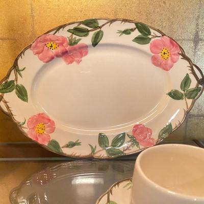 FRANCISCAN DINNERWARE PIECES