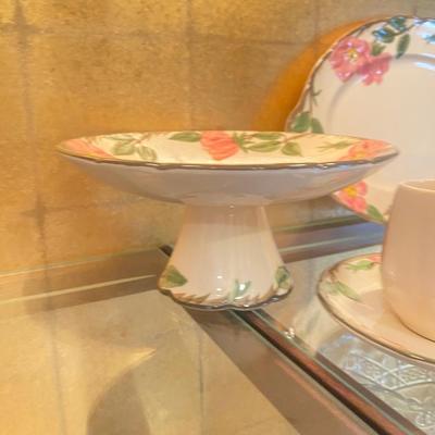 FRANCISCAN DINNERWARE PIECES