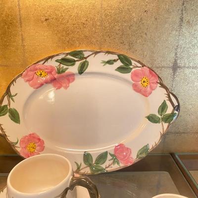 FRANCISCAN DINNERWARE PIECES