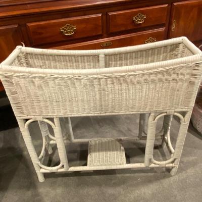 Wicker plant stand