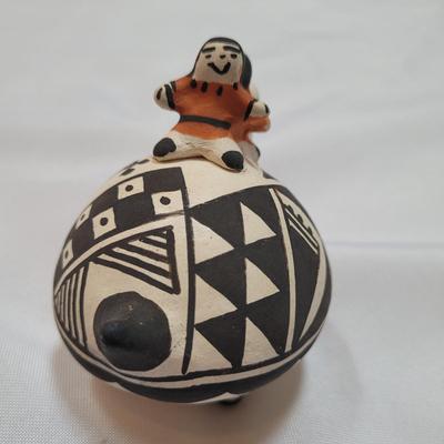 Pueblo Pottery and Literature (SR-EL)