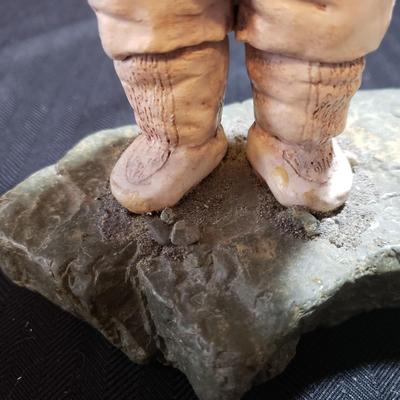 Lladro "Pensive Eskimo Boy" & Nuvuk Igloo & More (O-KD)