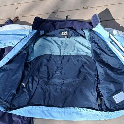 Nice H/H Helly Hansen Size L Ski / snow jacket with Size L Mountain horse riding wear/ ski /snow pants with packs of hot hands