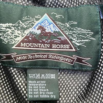 Nice H/H Helly Hansen Size L Ski / snow jacket with Size L Mountain horse riding wear/ ski /snow pants with packs of hot hands