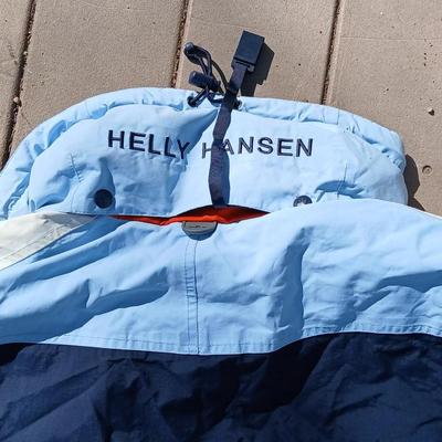 Nice H/H Helly Hansen Size L Ski / snow jacket with Size L Mountain horse riding wear/ ski /snow pants with packs of hot hands
