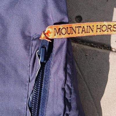 Nice H/H Helly Hansen Size L Ski / snow jacket with Size L Mountain horse riding wear/ ski /snow pants with packs of hot hands
