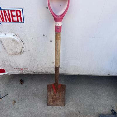 Flat shovel