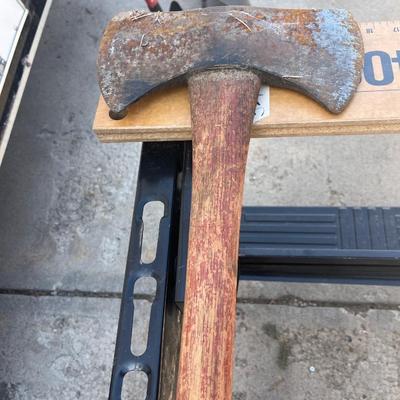 Double headed axe
