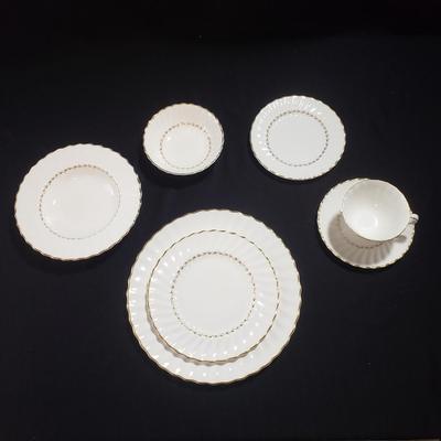 Royal Doulton-Adrian Style 12 pc China Set (O-KD)