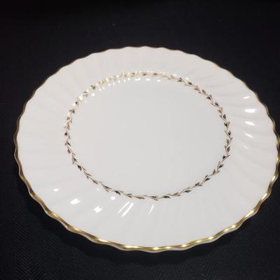 Royal Doulton-Adrian Style 12 pc China Set (O-KD)