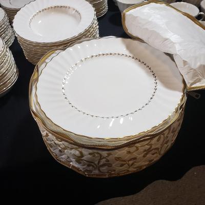 Royal Doulton-Adrian Style 12 pc China Set (O-KD)