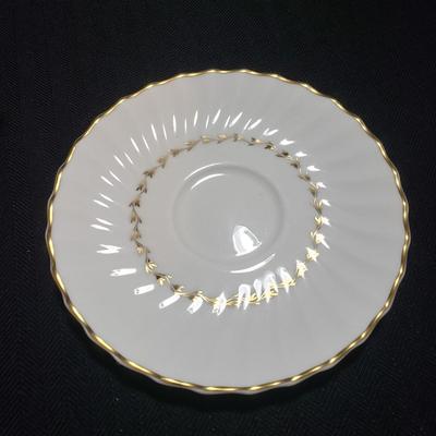 Royal Doulton-Adrian Style 12 pc China Set (O-KD)