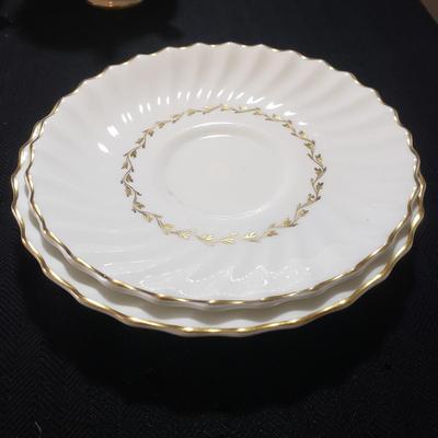 Royal Doulton-Adrian Style 12 pc China Set (O-KD)