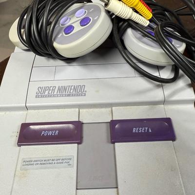 Vintage Nintendo with two games