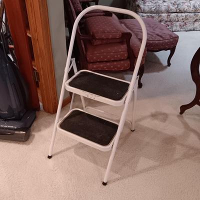 KENMORE INTELI CLEAN VACUUM, FOLDING STEP STOOL AND TRASH CAN