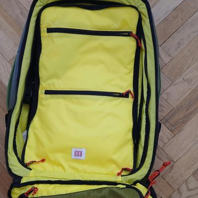 Used one-time TOPPO Designs suitcase - Convertible Travel Bag - Multifunctional Travel Backpack