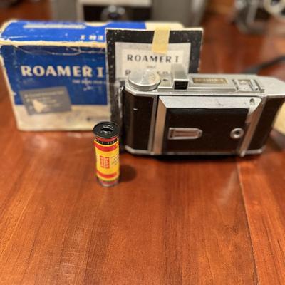 Bauer and Roamer vintage cameras