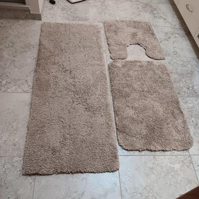 BATHROOM RUGS WITH RUBBER BACKS