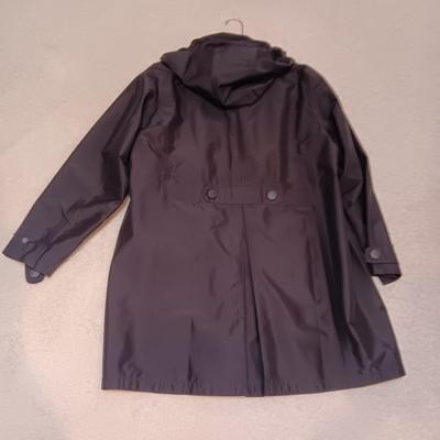 LADIES LL BEAN JACKET (1X) AND LIZ SPORT SWEATER (L)