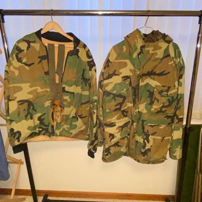 CABELA’S MEN’S DOUBLE LINED CAMOUFLAGE JACKET.