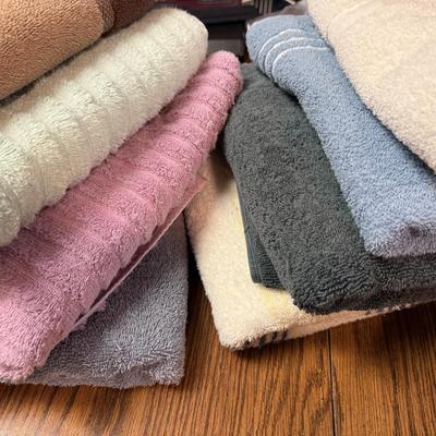 Assorted Towels w/Hand Towels