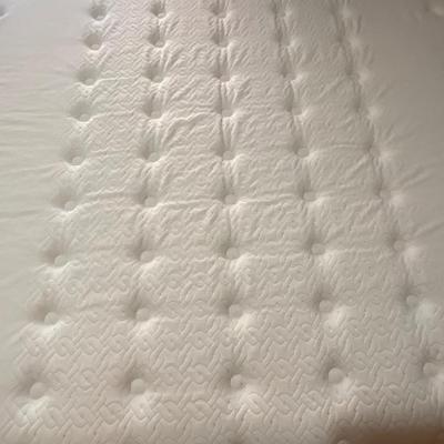 Sealy Queen Boxspring and Mattress, Very Clean/Comfortable.