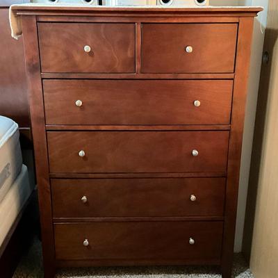 6 Drawer Tall Dresser, Excellent Condition