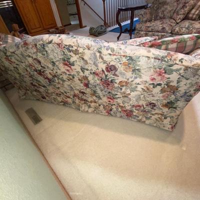 LIKE NEW SUPER SOFT FLORAL PRINT SOFA