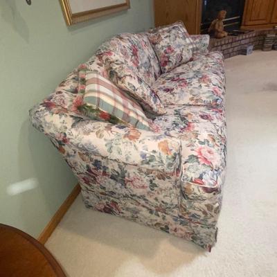 LIKE NEW SUPER SOFT FLORAL PRINT SOFA