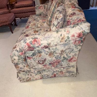LIKE NEW FLORAL PRINT LOVESEAT