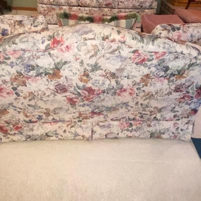 LIKE NEW FLORAL PRINT LOVESEAT