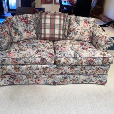 LIKE NEW FLORAL PRINT LOVESEAT