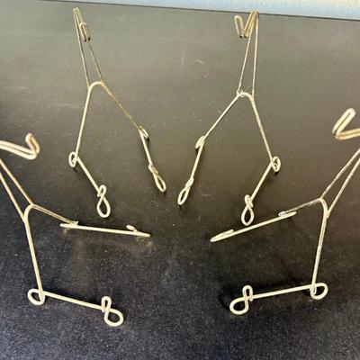 Set of 4 Vintage Brass Wire Teacup & Saucer Gold Tone Display Stand 6-1/2 inches Tall