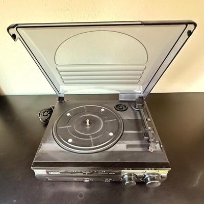 Jensen JTA-230 3 Speed Stereo Turntable with Built in Speakers, Aux in, Vinyl to MP3 Converting/Encoding