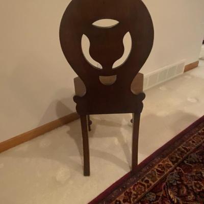 ANTIQUE WALNUT WOOD CHAIR