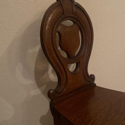 ANTIQUE WALNUT WOOD CHAIR