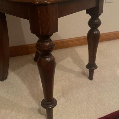 ANTIQUE WALNUT WOOD CHAIR