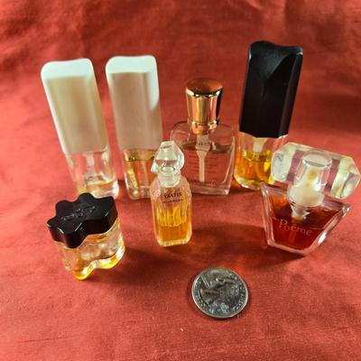 Group of 7 Salesman Sample Parfumes