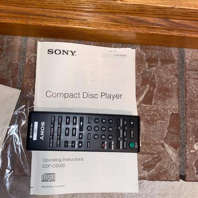 KENWOOD RECEIVER KR-V6010, SONY 5 DISC CHANGER CDP-CE500 WITH ADVENT SPEAKERS.