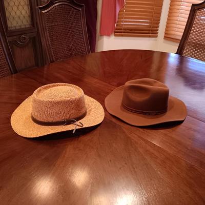 MEN'S STETSON GOLF HAT AND A BAILEY FELT WESTERN STYLE HAT SIZE SMALL
