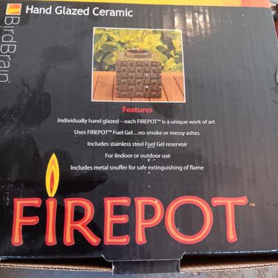 2 FIREPOTS AND FUEL GEL