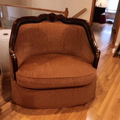 OVERSIZE CHAIR WITH 3 THROW PILLOWS (MATCHES THE SOFA)