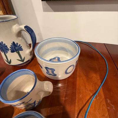 Hadley ware pottery
