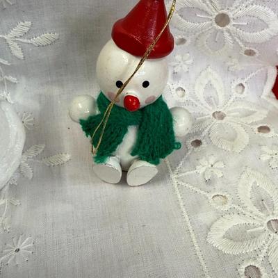 Lot of 8 ornament