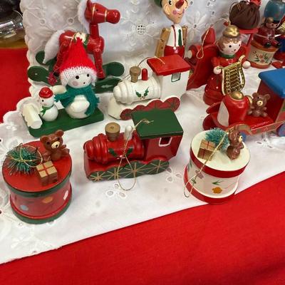Lot of Vtg Ornaments