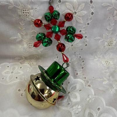 Lot of 6 ornaments