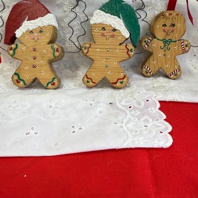 Lot of 3 gingerbread wall hanger