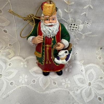 Santa around the world LOT